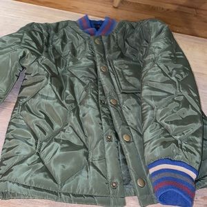 Boys adorable light weight quilted jacket! Size6/7